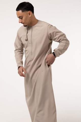 Rajul Fajr Omani Taupe Mens Thobe Jubbah