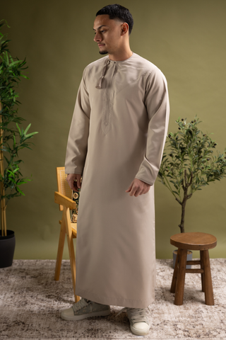 Rajul Fajr Omani Taupe Mens Thobe Jubbah