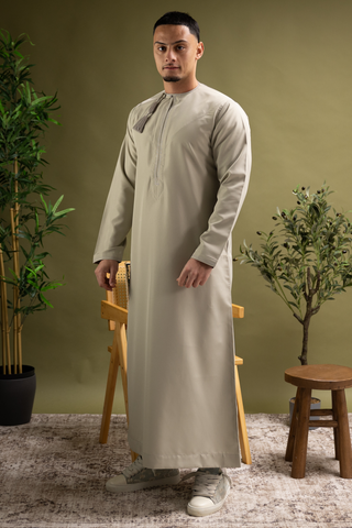 Rajul Fajr Omani Light Sage Mens Thobe Jubbah