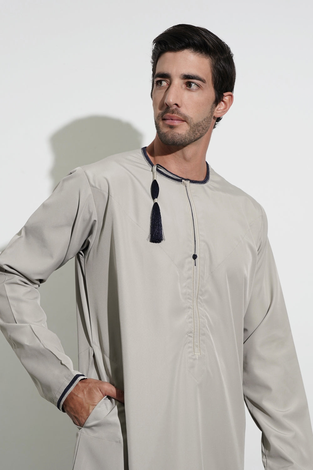 Faris Omani Ivory Thobe Mens
