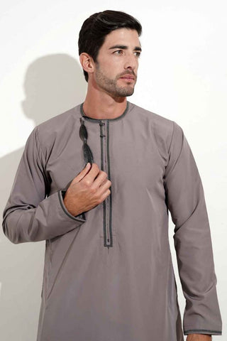 Faris Mens Omani Mauve Thobe Jubbah
