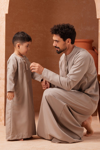 Faris Omani Taupe Thobe
